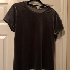 SILVER/GREY VELVET SHORT SLEEVE TOP